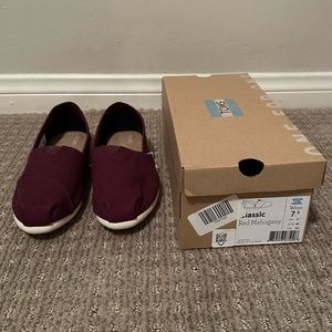Toms classic red mahogany women’s 7.5 shoe